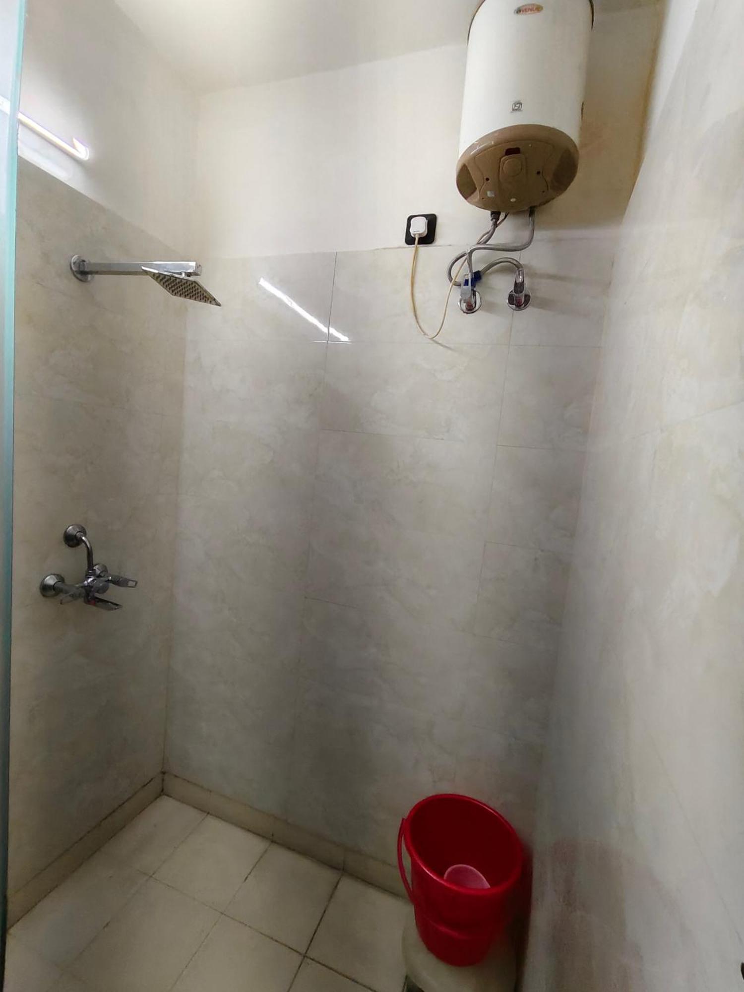 Hotel New Imperial Ghaziabad Zewnętrze zdjęcie