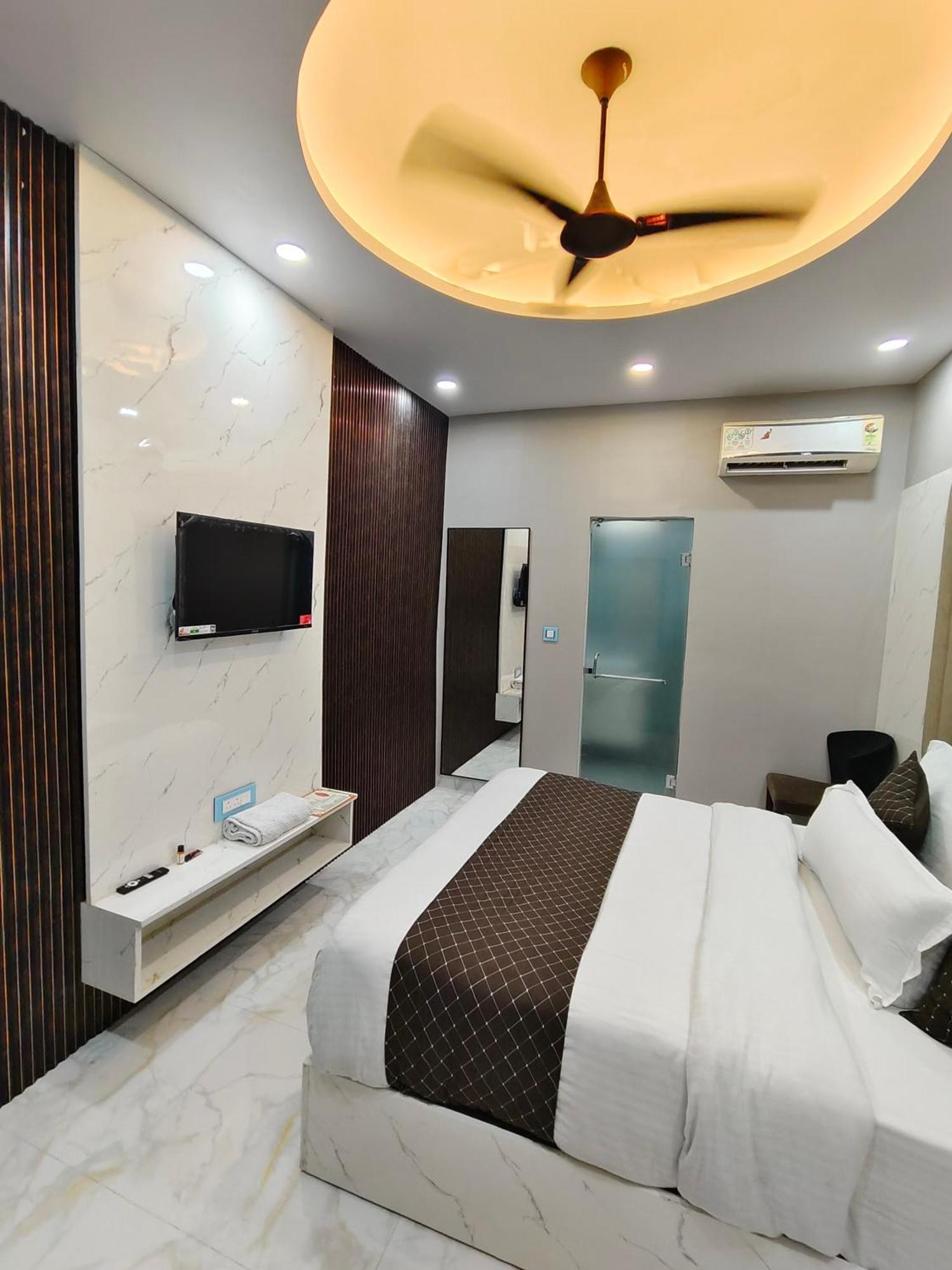 Hotel New Imperial Ghaziabad Zewnętrze zdjęcie