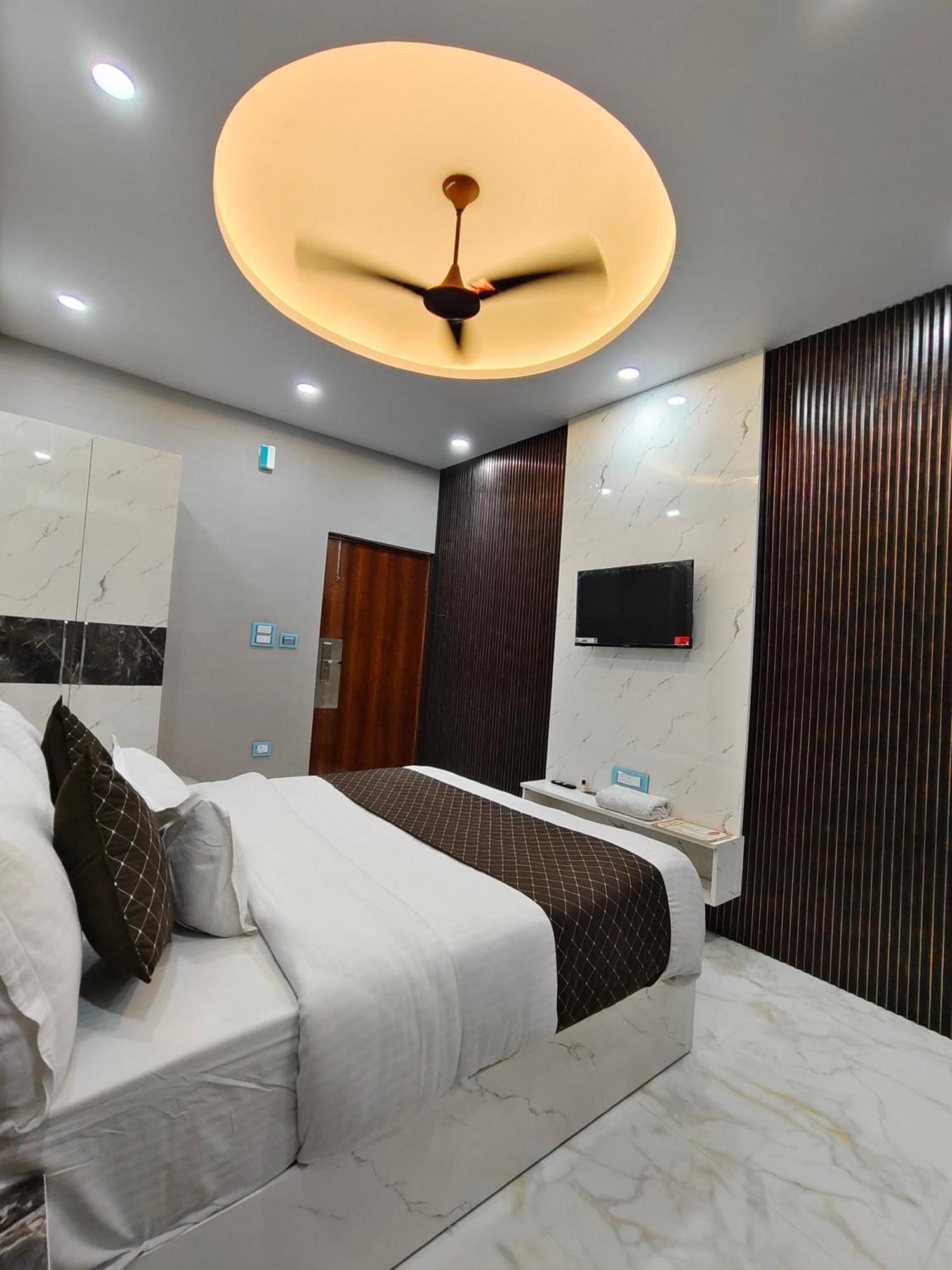 Hotel New Imperial Ghaziabad Zewnętrze zdjęcie