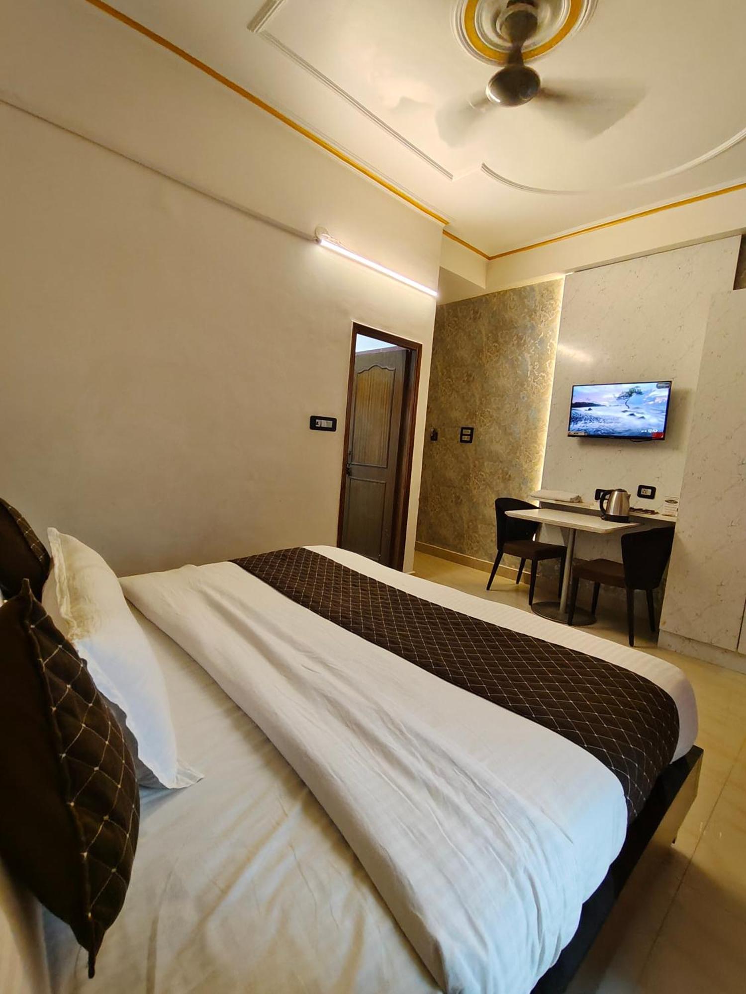 Hotel New Imperial Ghaziabad Zewnętrze zdjęcie