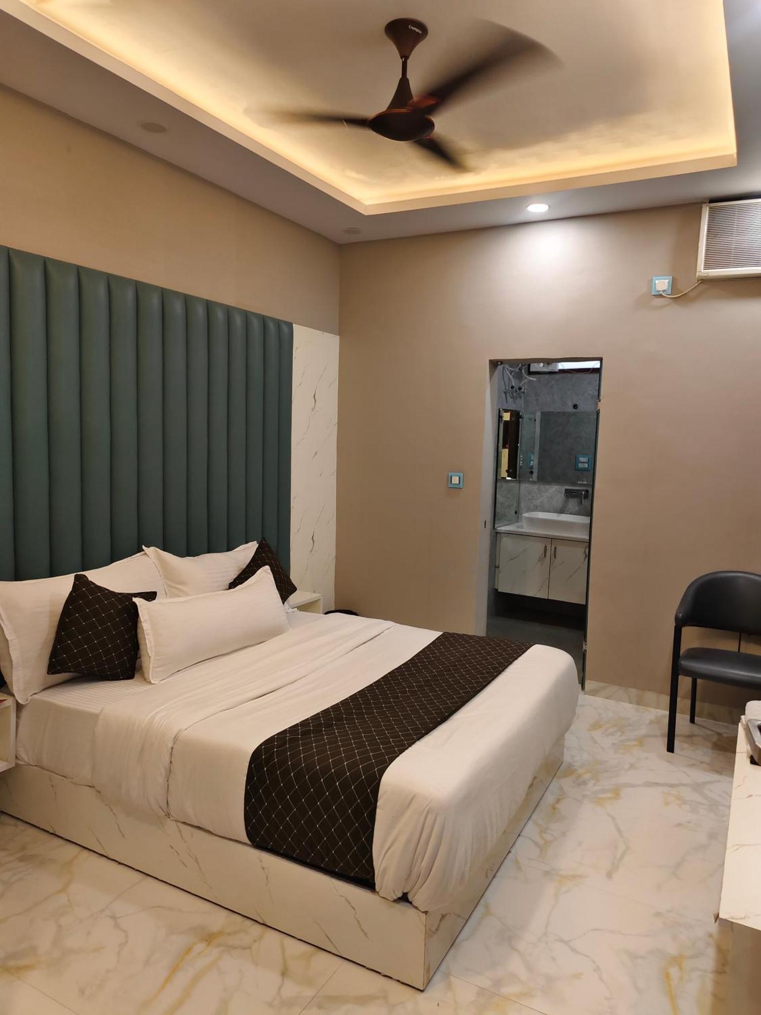 Hotel New Imperial Ghaziabad Zewnętrze zdjęcie