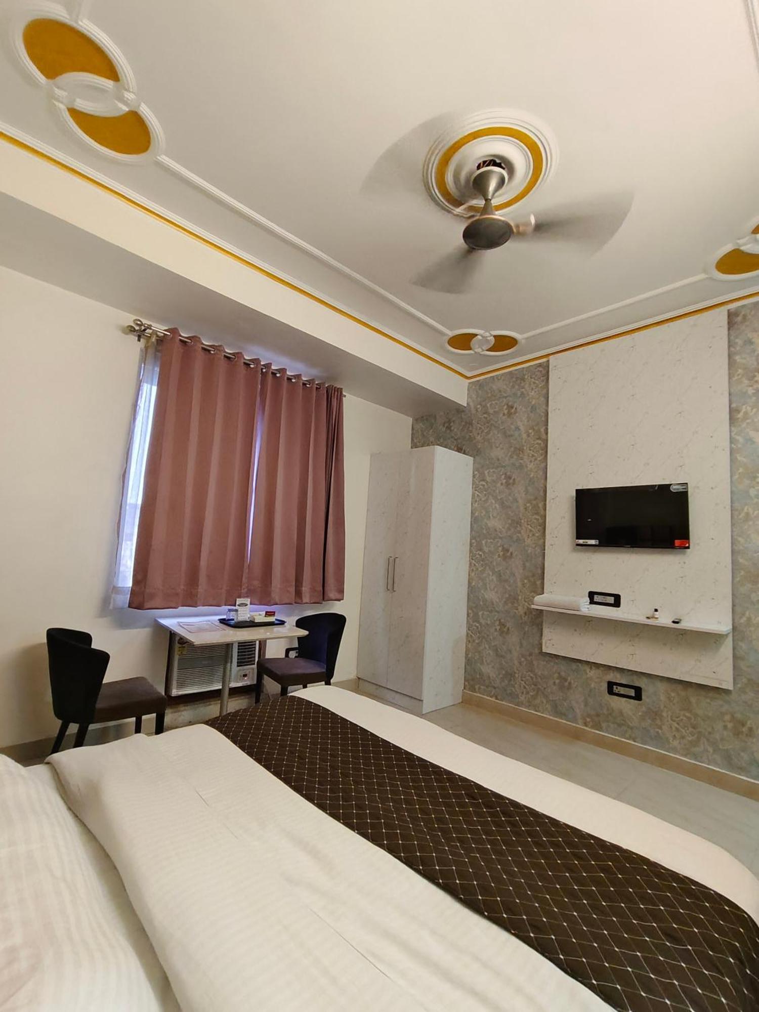 Hotel New Imperial Ghaziabad Zewnętrze zdjęcie